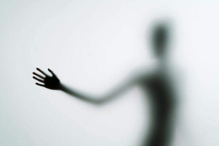 Invisible Design: Mastering the Art of Seamless User Experience